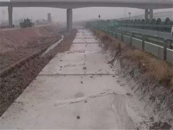 公路路基氣泡混凝土填充 (1)